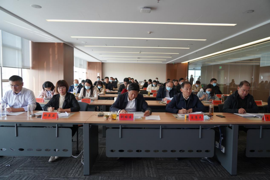 新聞稿：駐馬店市產(chǎn)業(yè)投資集團(tuán)有限公司召開“決戰(zhàn)決勝第四季度、奮力沖刺全年目標(biāo)”部署動(dòng)員會(huì)（陳主任、主席修改版）981.png